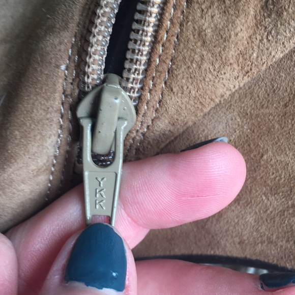 Size 71/2 high heel tan boots gently worn - Picture 3 of 8